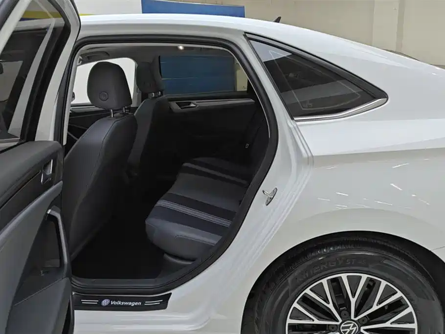 Volkswagen Sagitar 2024 200TSI DSG Flying Edition фото 11