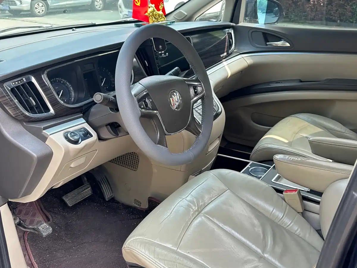 Buick GL8 2011 3.0L XT Luxury Business Flagship фото 9