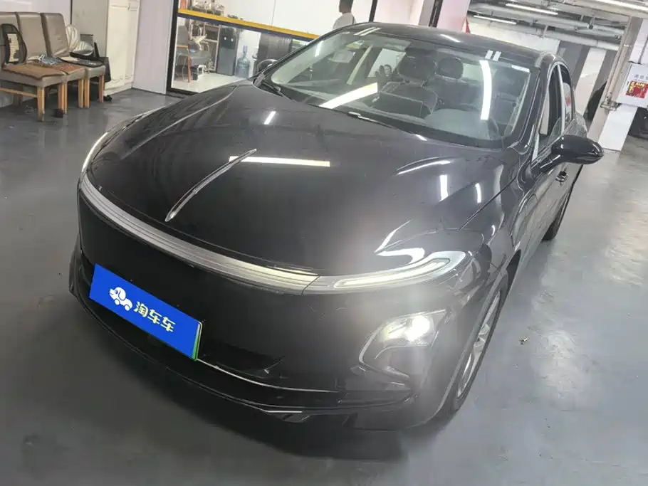 Hongqi E-QM5 2026 2025 610km PLUS