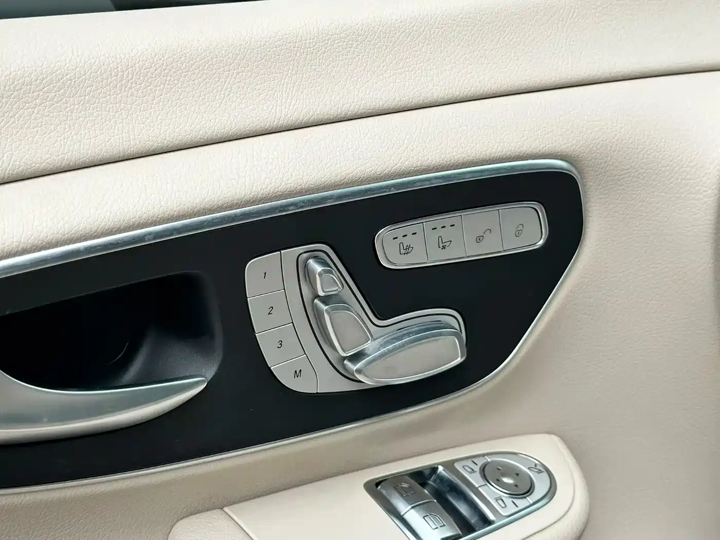 Mercedes-Benz V-Class 2018 V 260 Navigator Edition China VI фото 7
