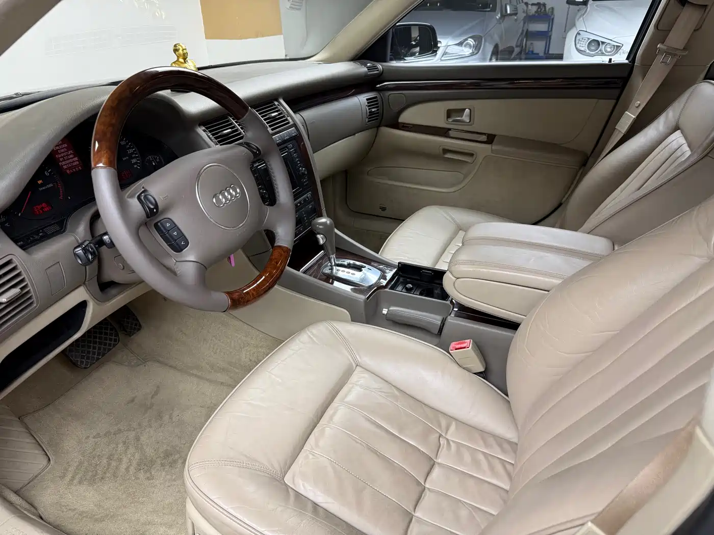 Фото 5 - Audi A8