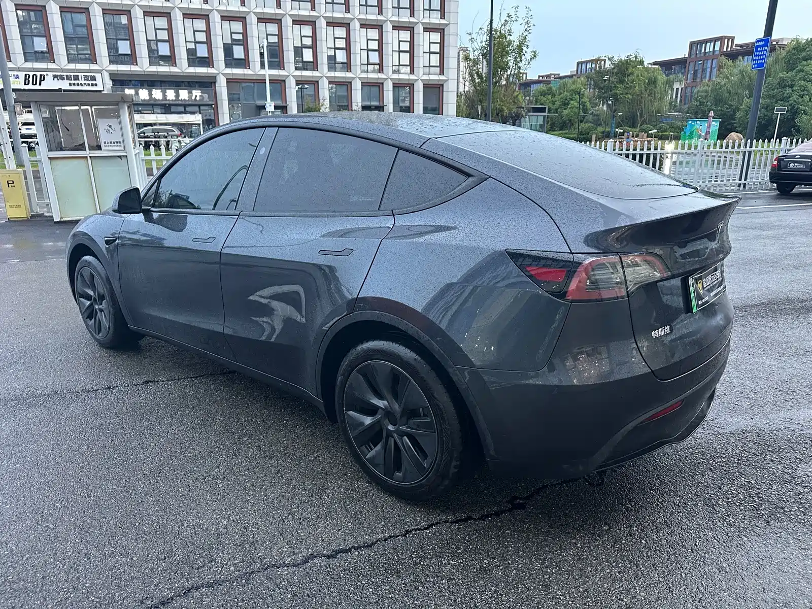Фото 10 - Tesla Model Y