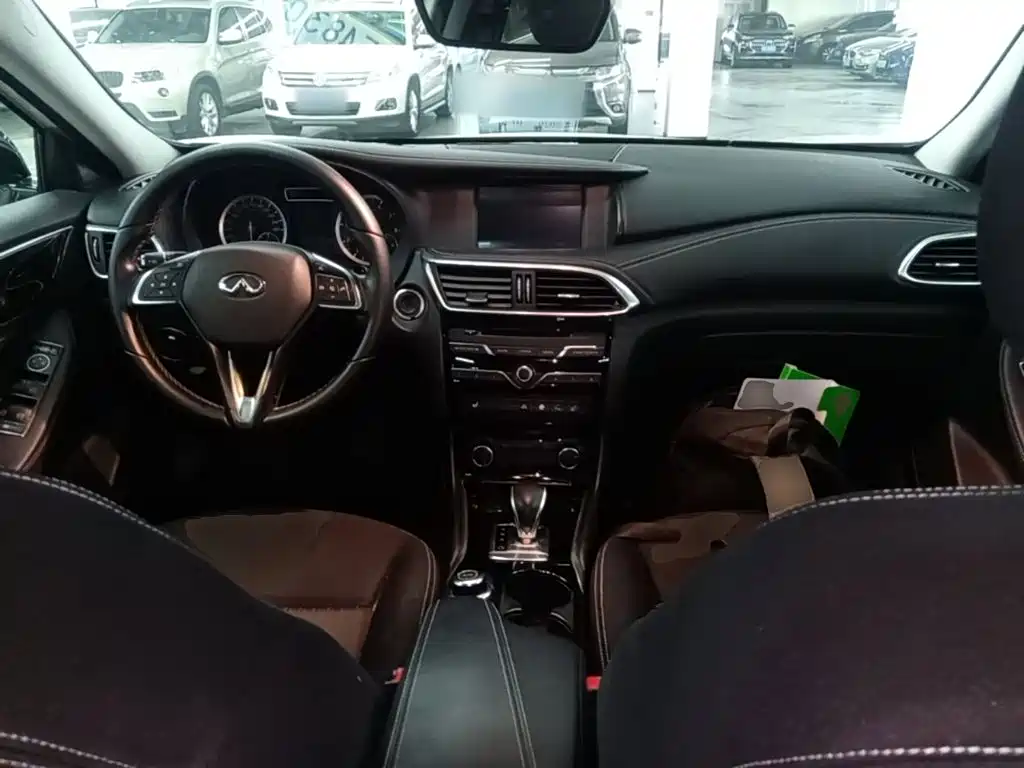 Infiniti QX30 2017 2017 Model 2.0T 4WD Fashion