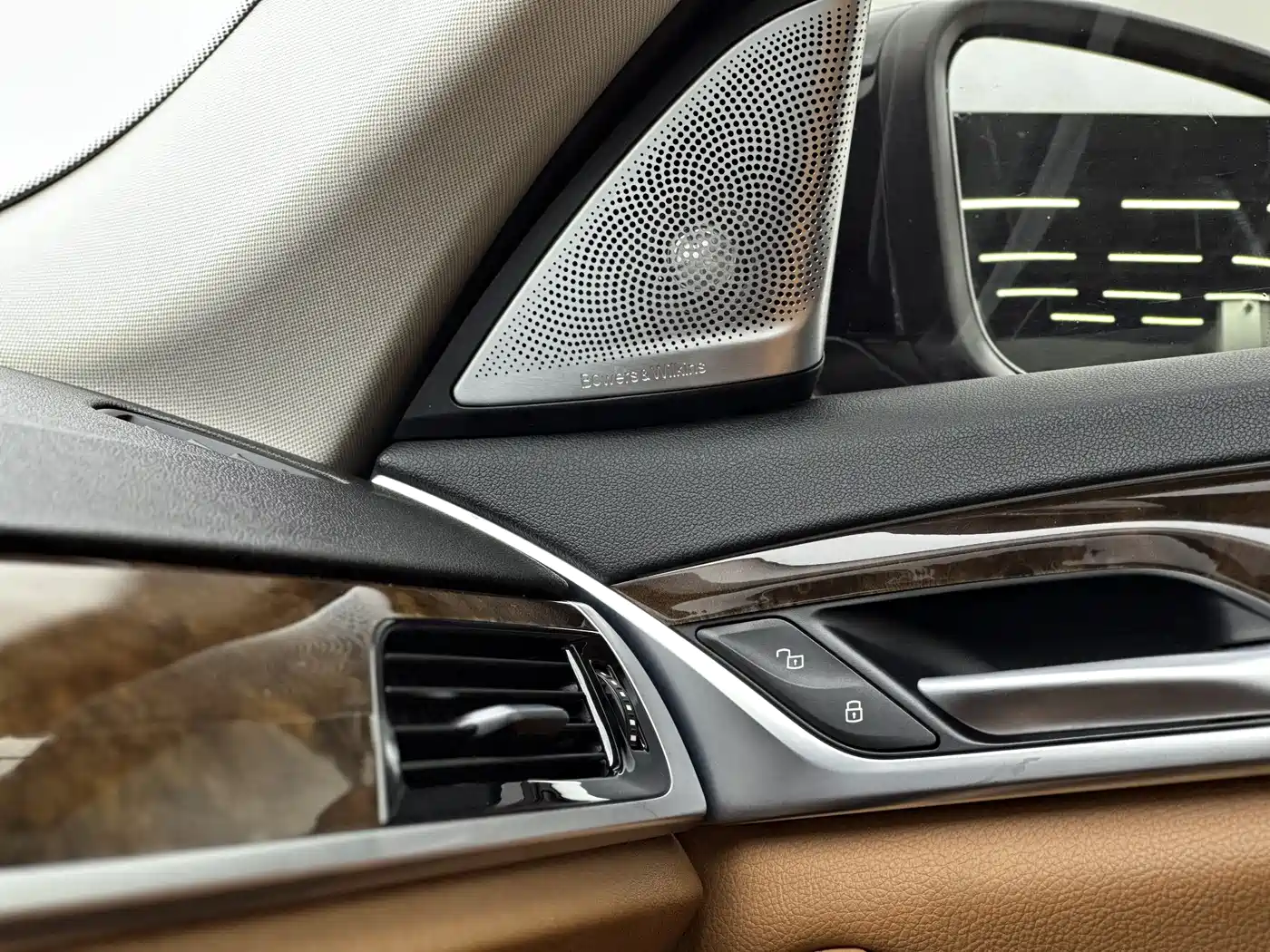 BMW 5 Series 2018 528Li Launch Special Edition фото 5