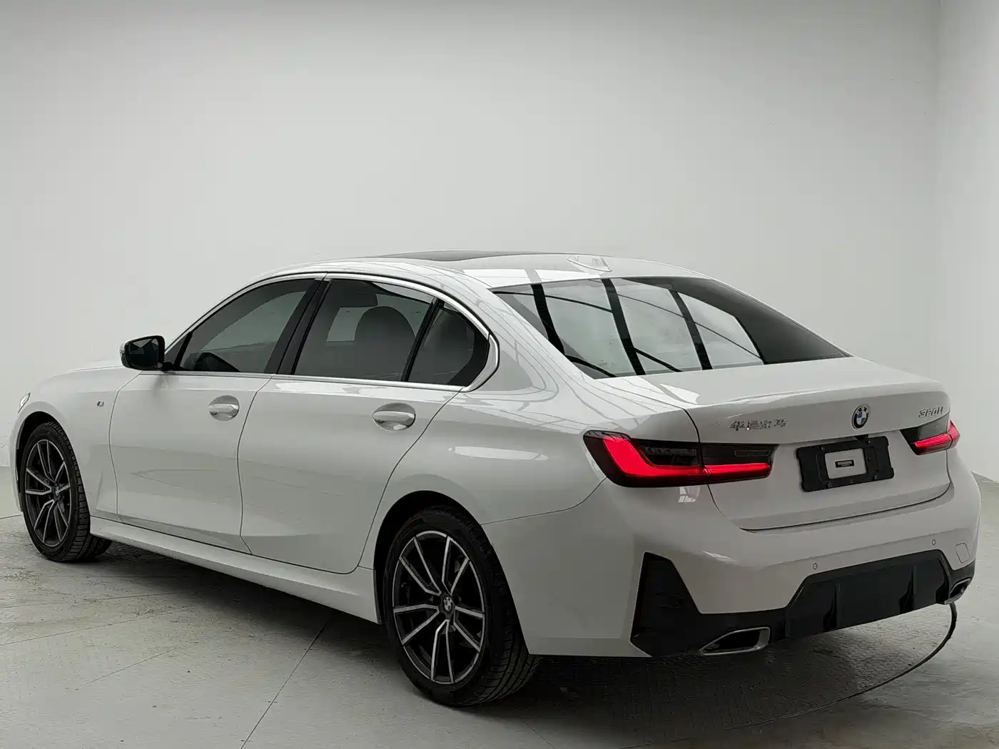 BMW 3 Series 2023 320Li M Sport Package фото 4