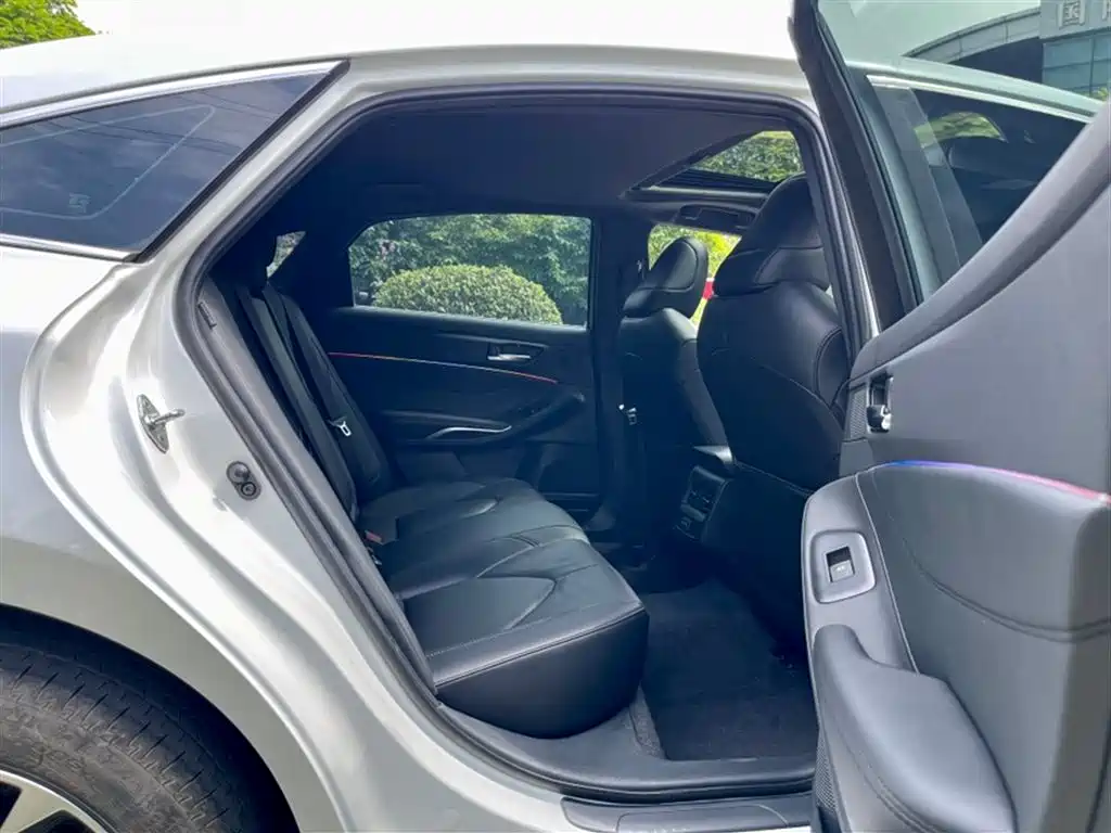 Toyota Avalon 2023 2.5L Luxury Edition фото 21