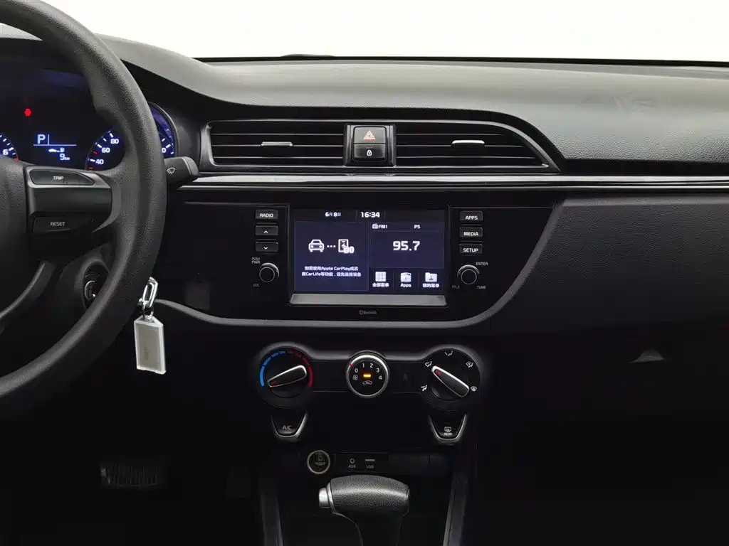 KIA K2