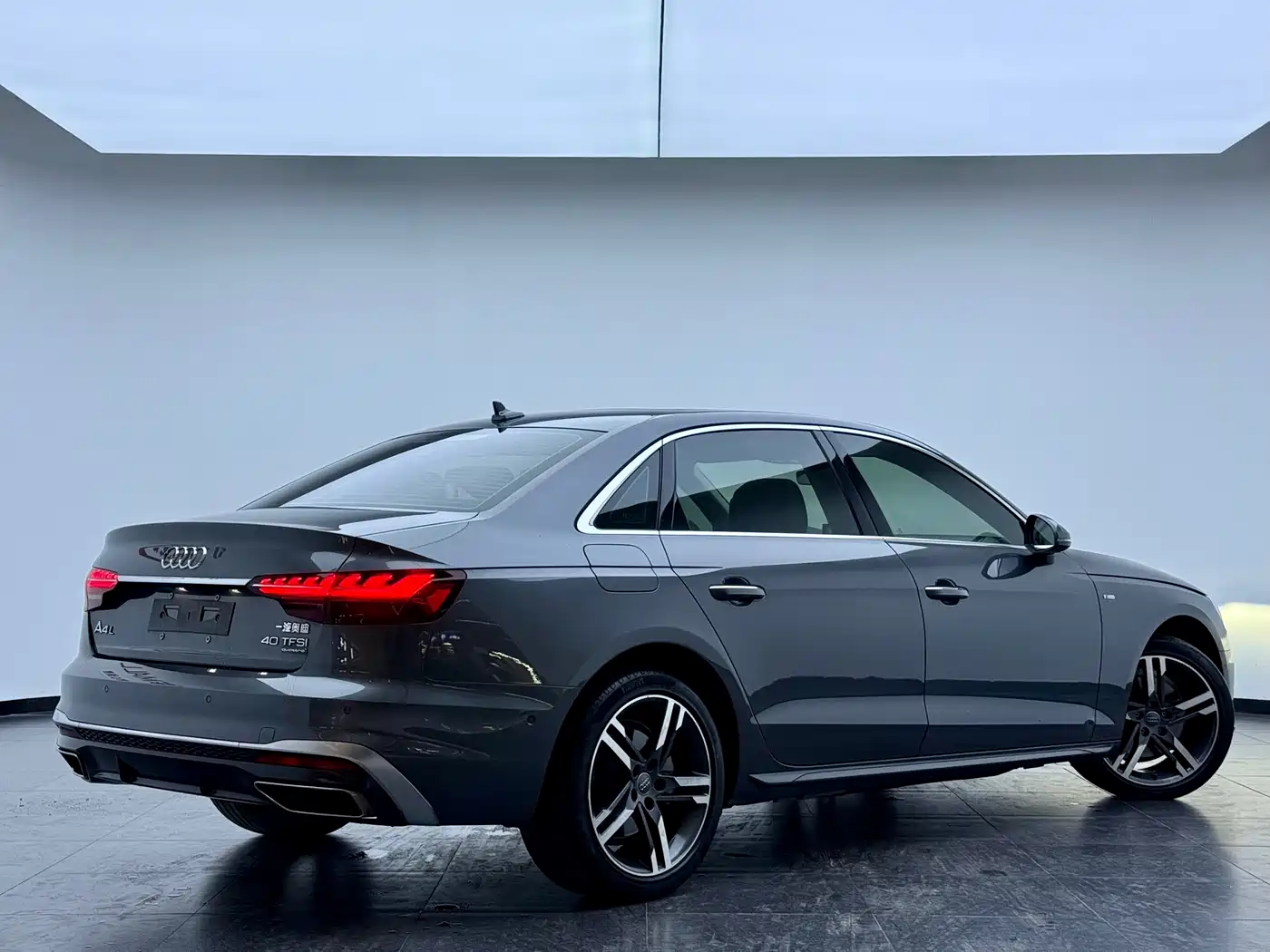 Audi A4L 2020 40 TFSI quattro Luxury Dynamic фото 3