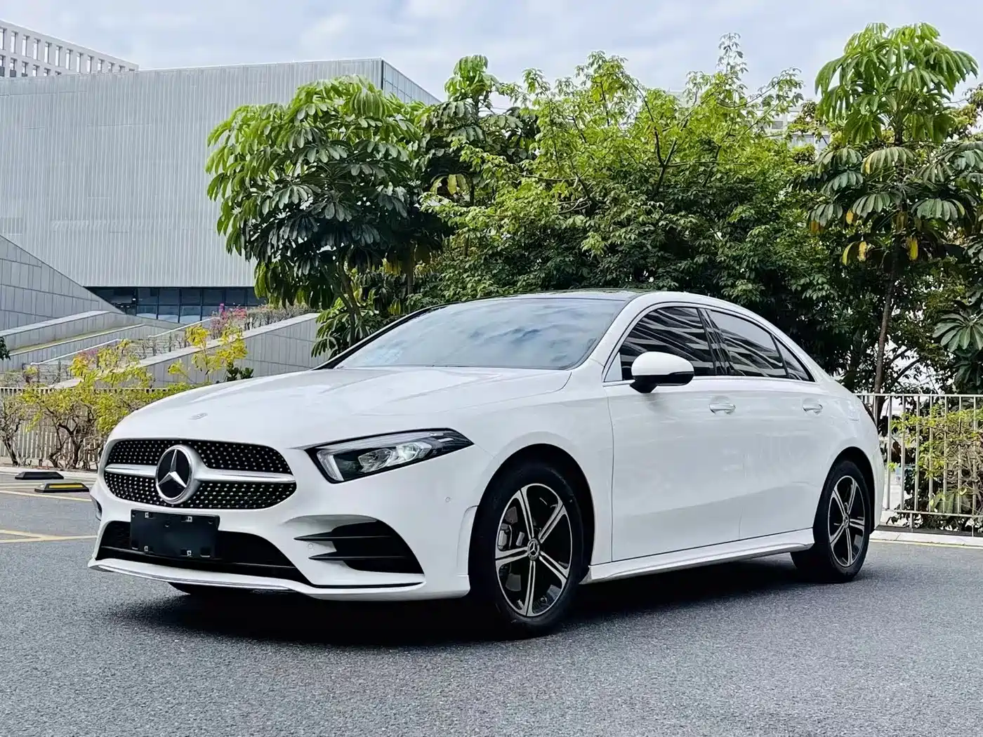 Mercedes-Benz A-Class 2023 A 200 L Fashion