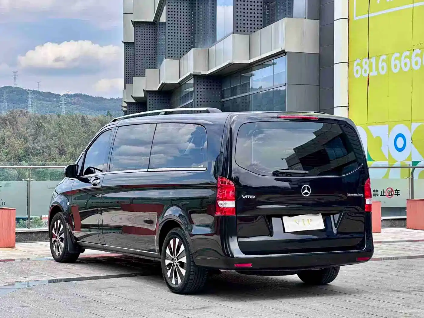 Mercedes-Benz Vito 2023 2.0T Elite 9-Seater фото 7