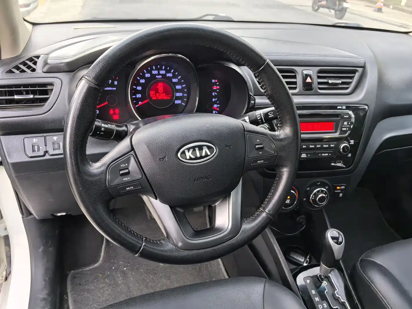 Photo 12 - Kia K2