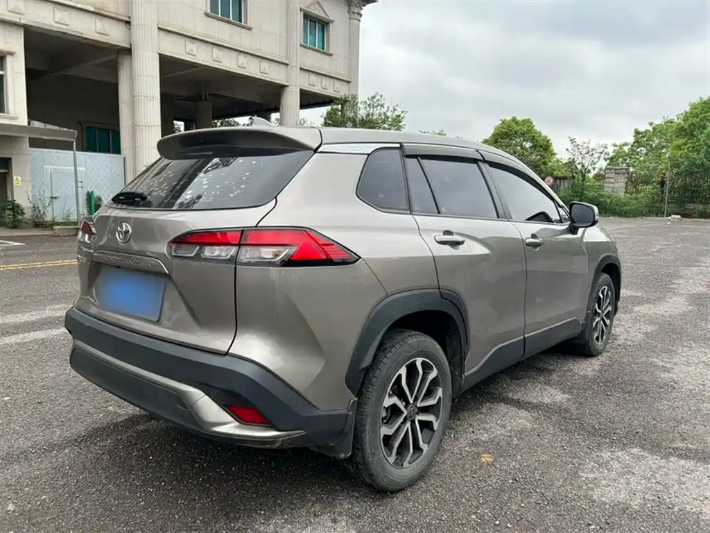 Toyota Frontlander 2022 2.0L CVT Luxury Edition фото 7