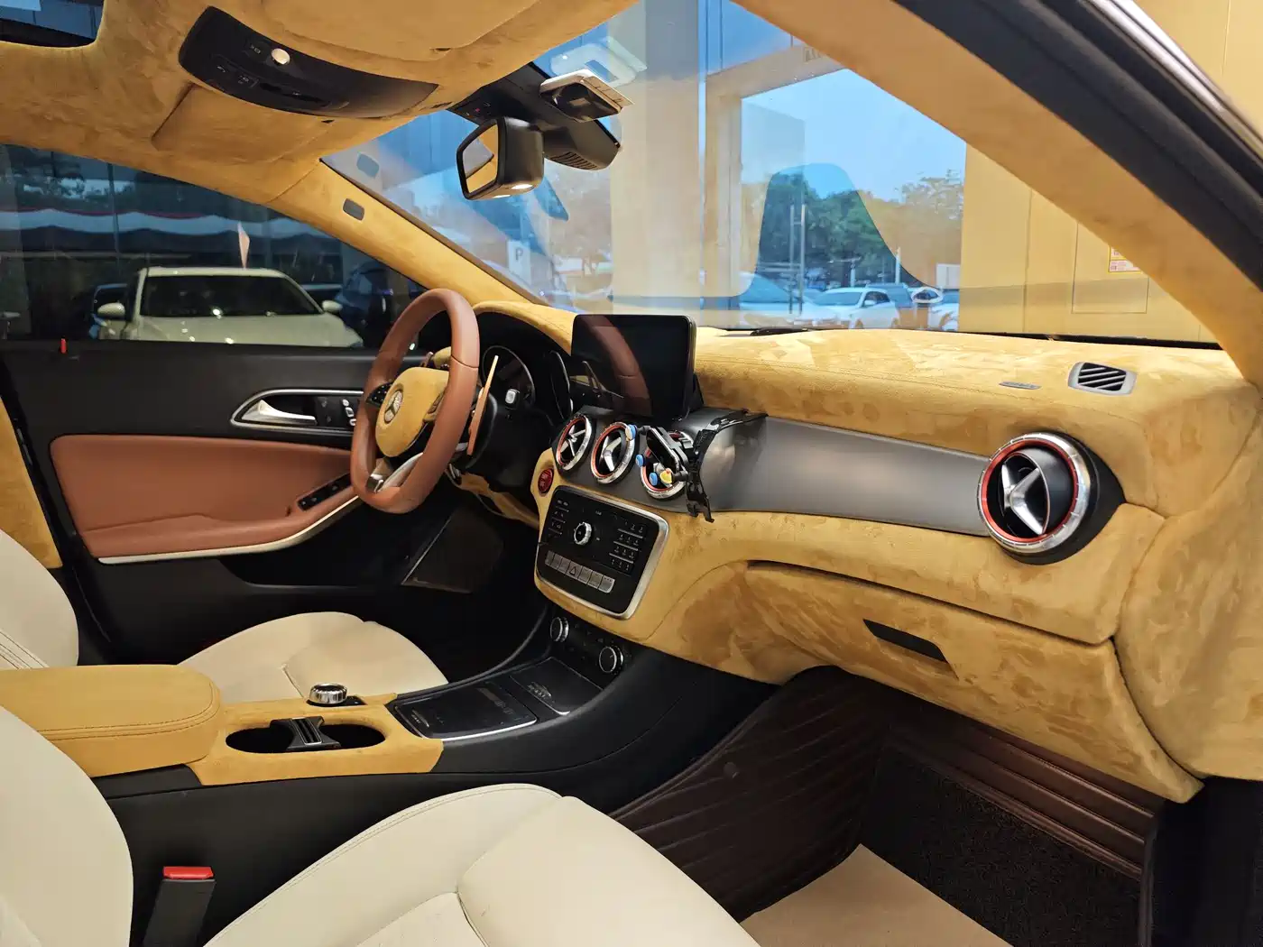 Mercedes-Benz CLA (Import) 2018 CLA 220 4MATIC фото 32