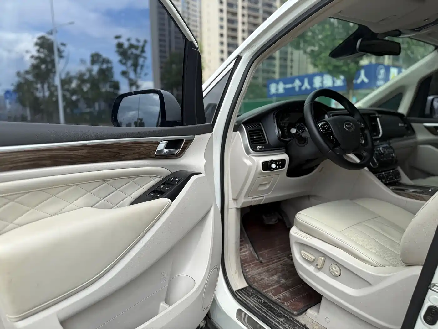 GAC Trumpchi Trumpchi M8 2018 320T Flagship Edition фото 9