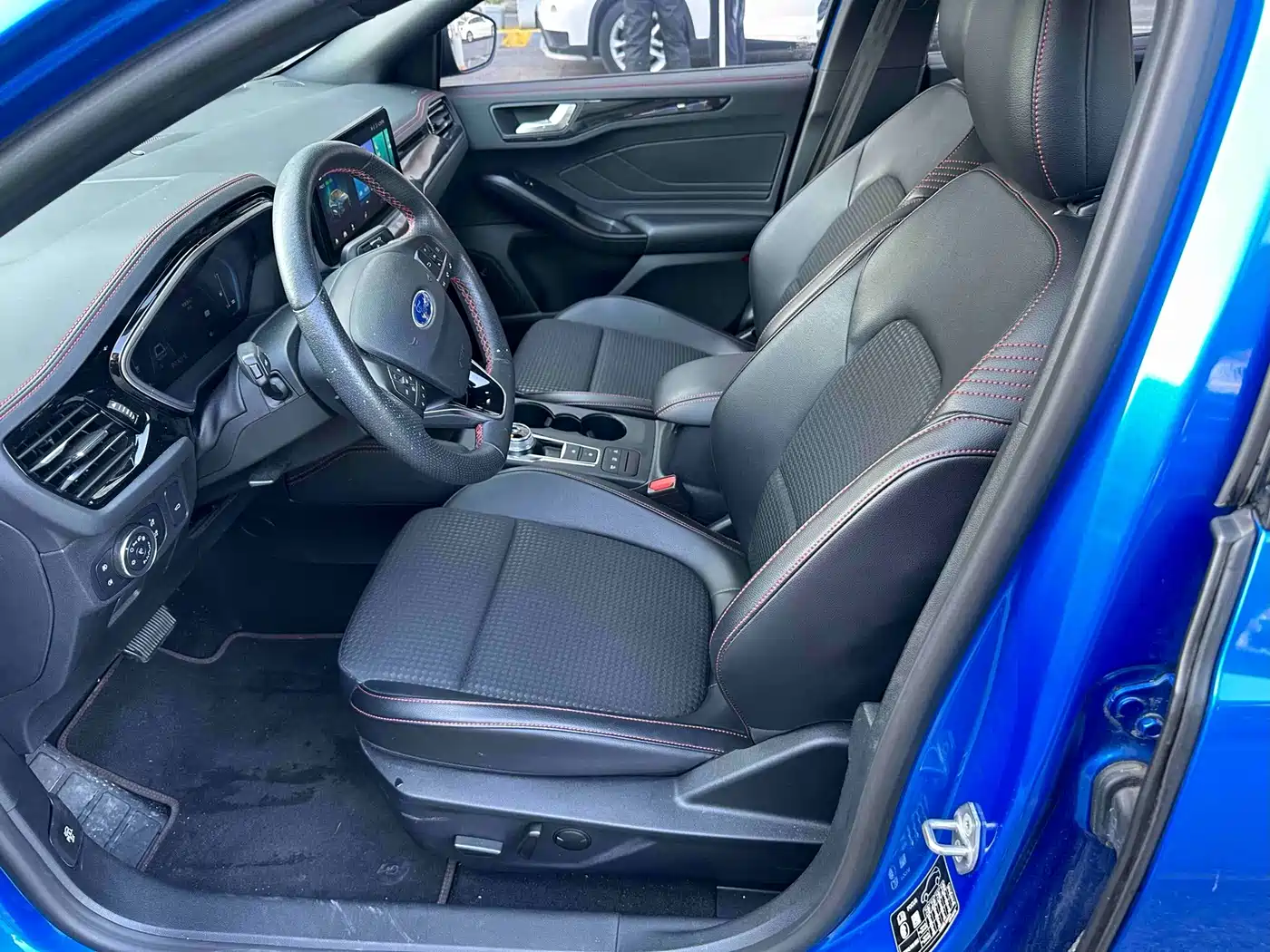 Ford Focus 2022 2021 Sedan EcoBoost 180 Auto ST Line