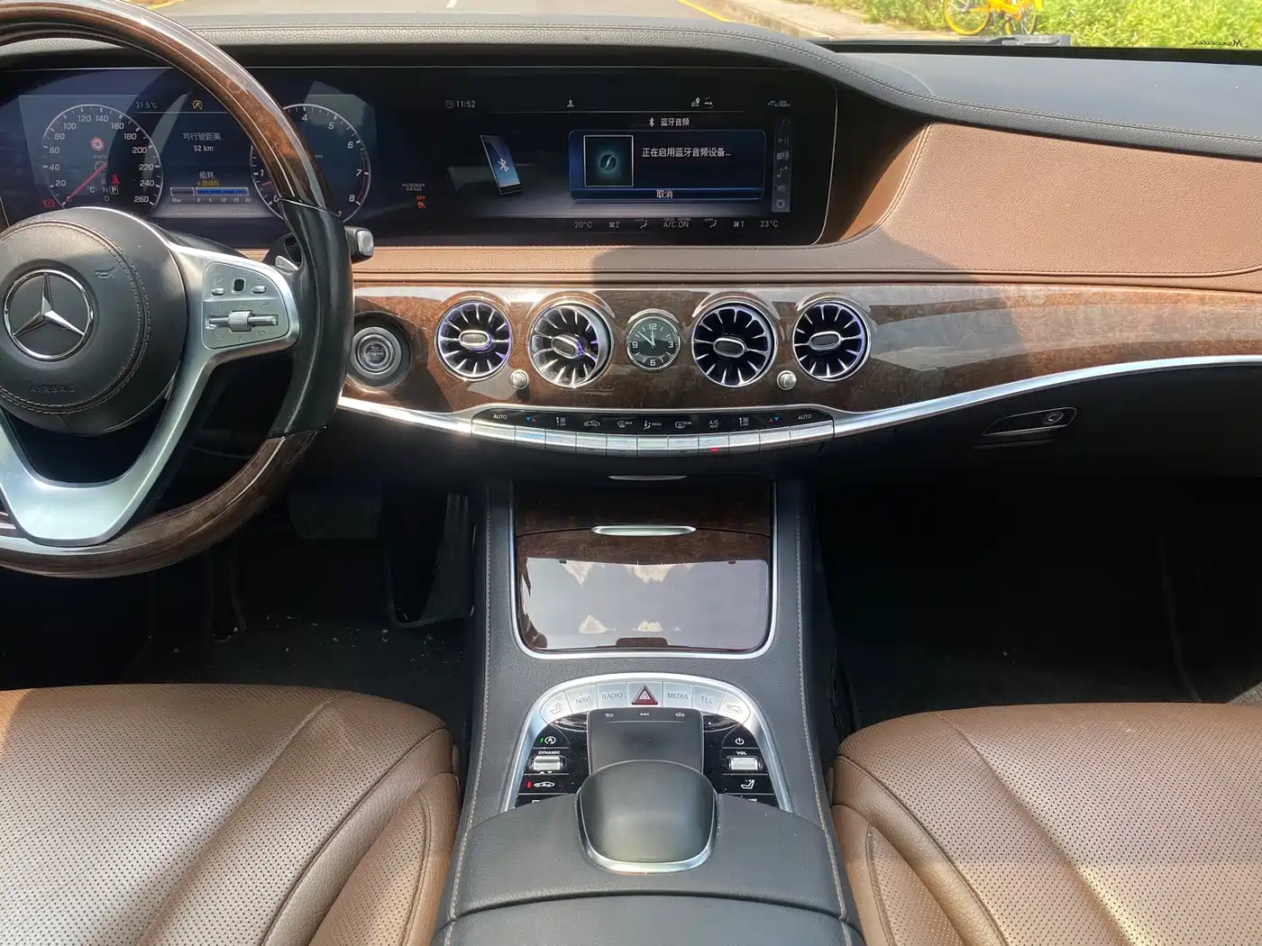 Фото 10 - Mercedes-Benz S-Class