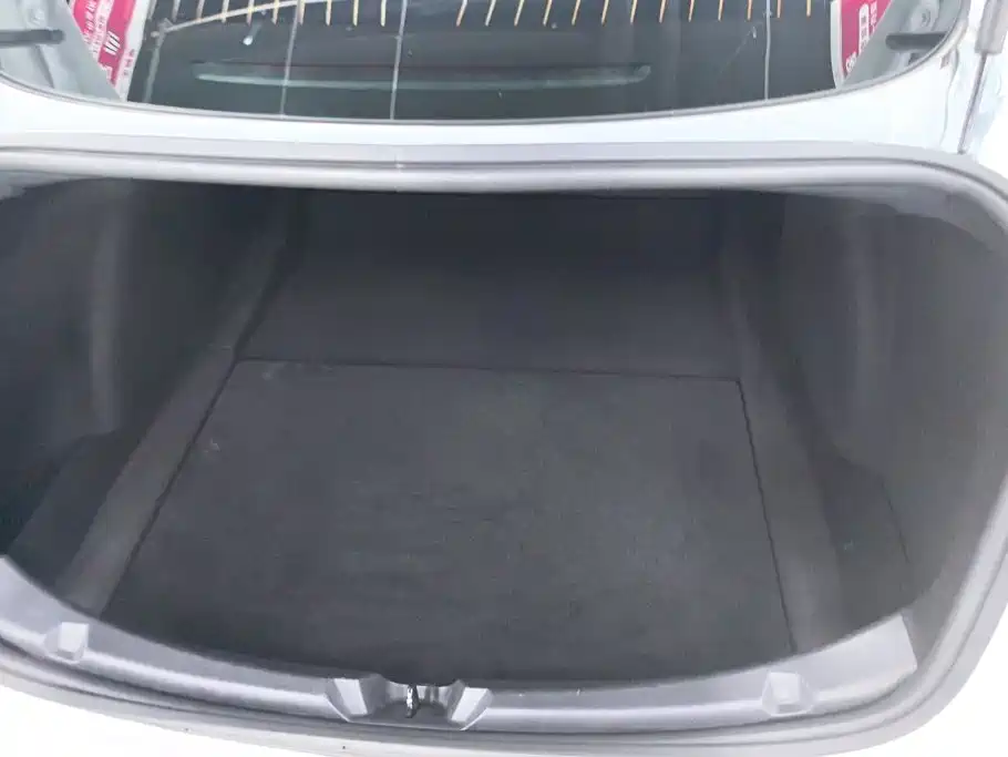 Фото 4 - Tesla Model 3