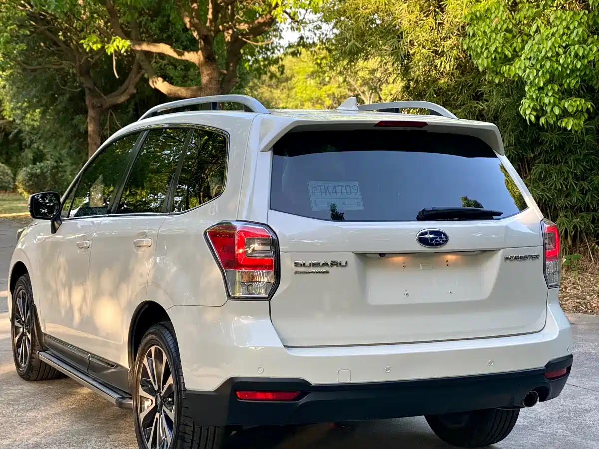 Subaru Forester 2016 2.5i Prestige Navigation Edition фото 14
