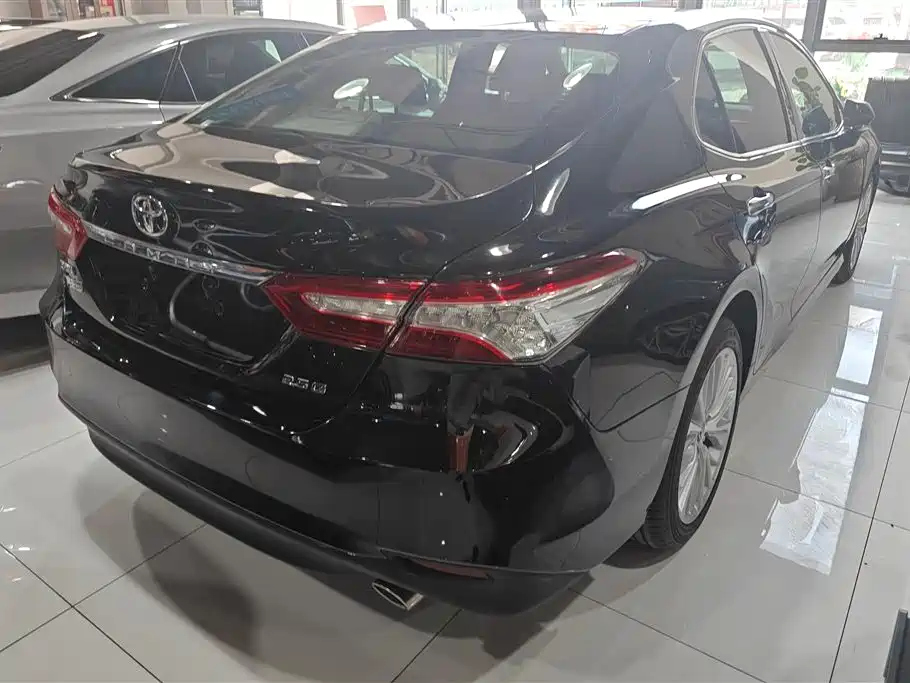 Toyota Camry 2018 2.5G Luxury Edition фото 3