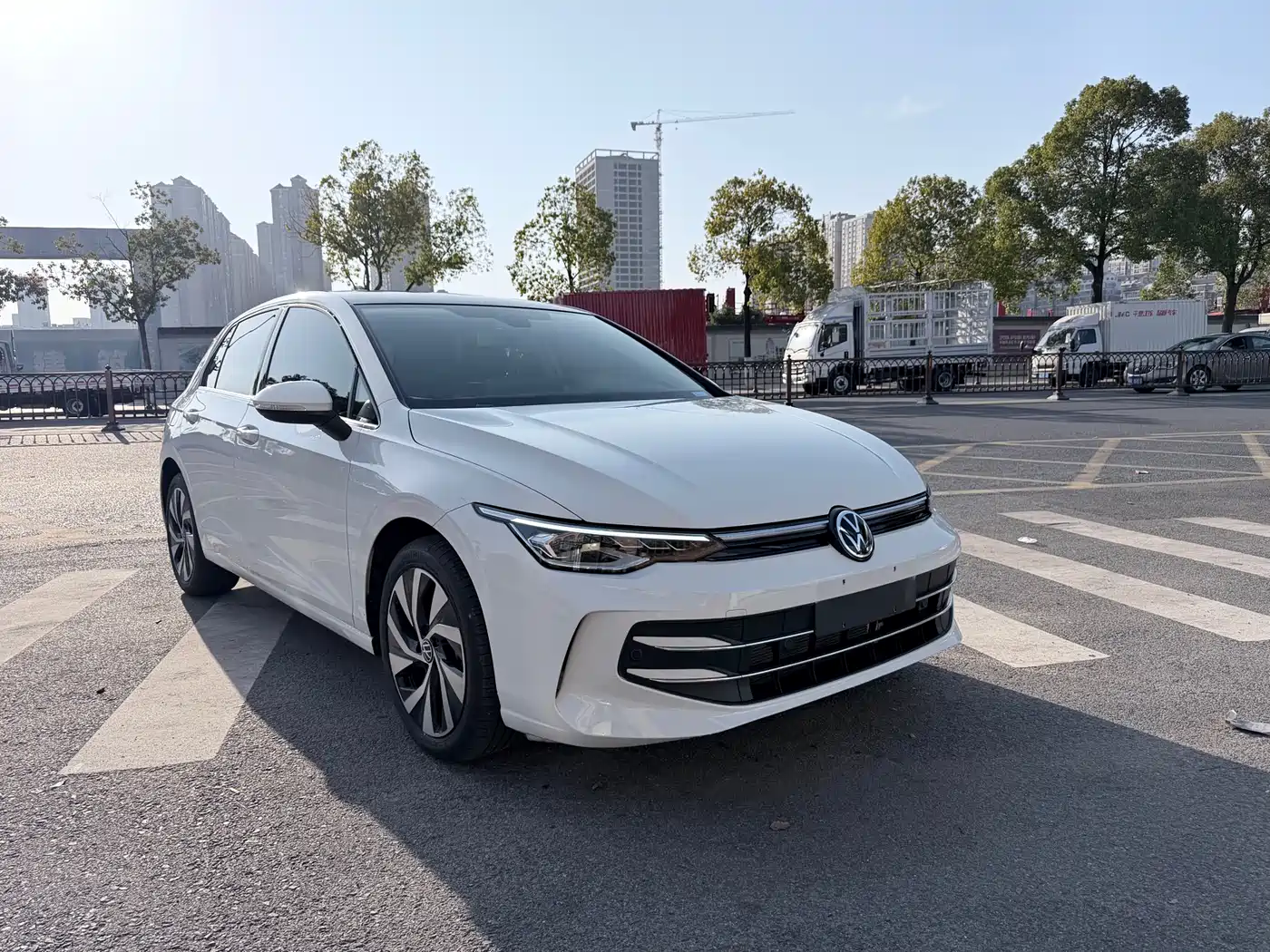 Volkswagen Golf 2025 300TSI