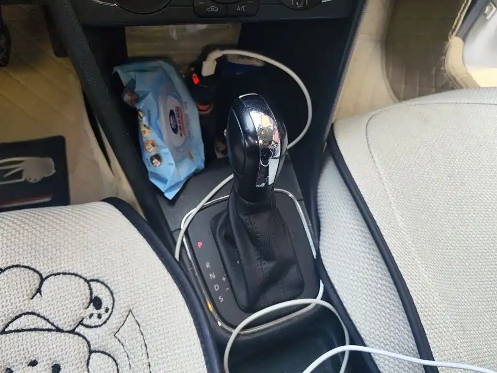 Volkswagen Polo 2014 1.6L Automatic Comfort Edition фото 7