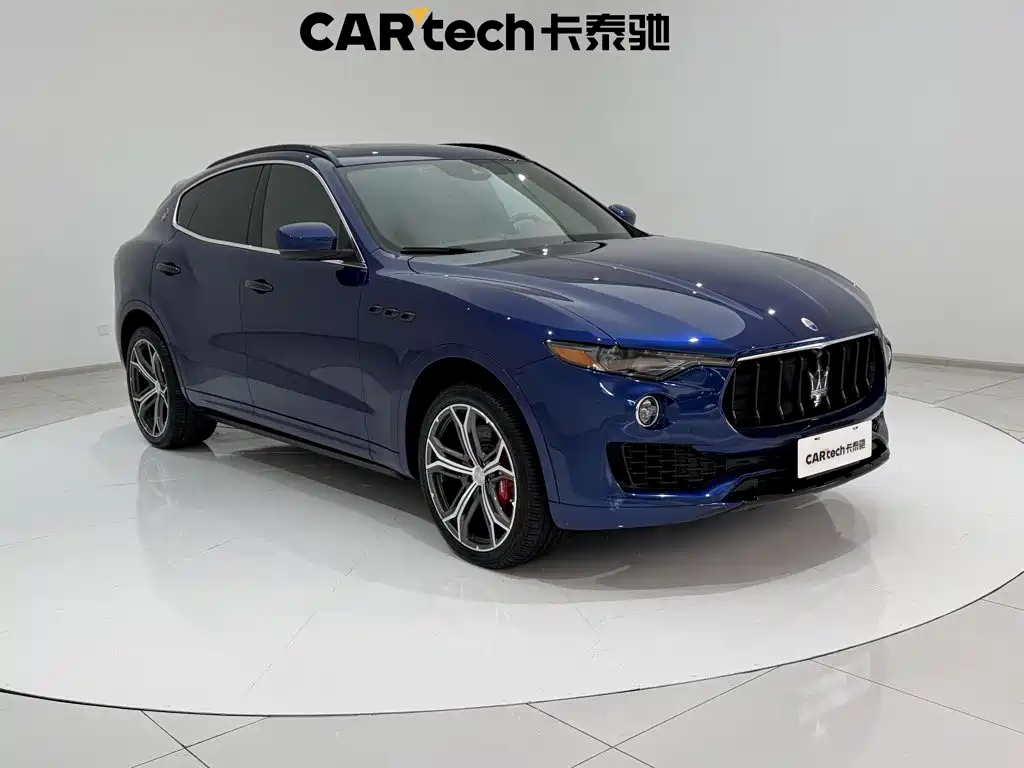 Фото 2 - Maserati Levante