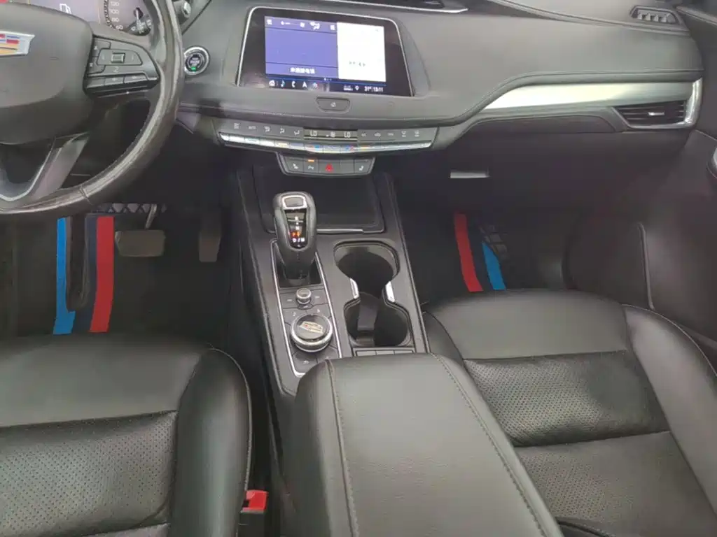 Cadillac XT4 2019 2018 28T FWD Leading Edition