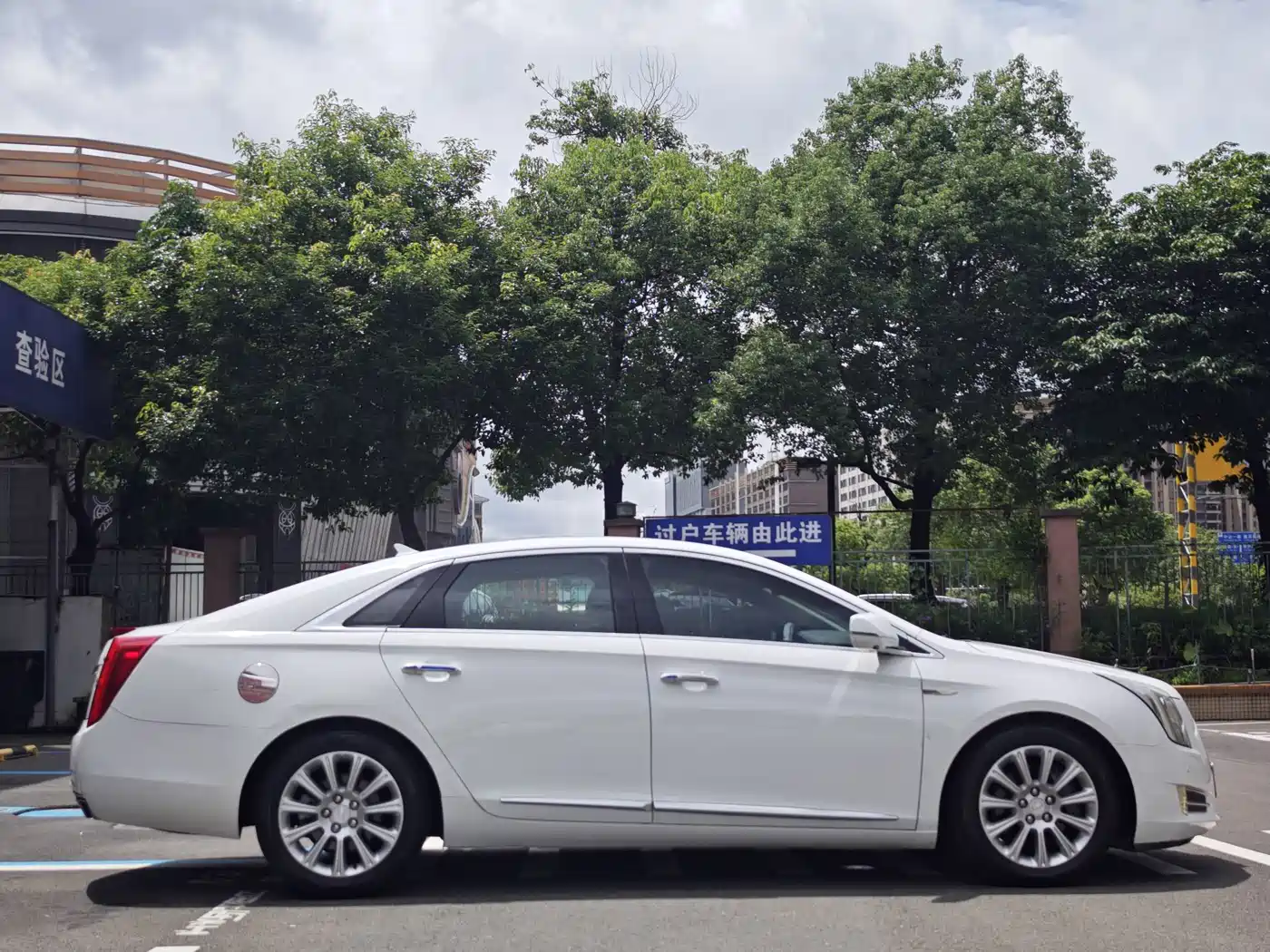 Photo 7 - Cadillac XTS