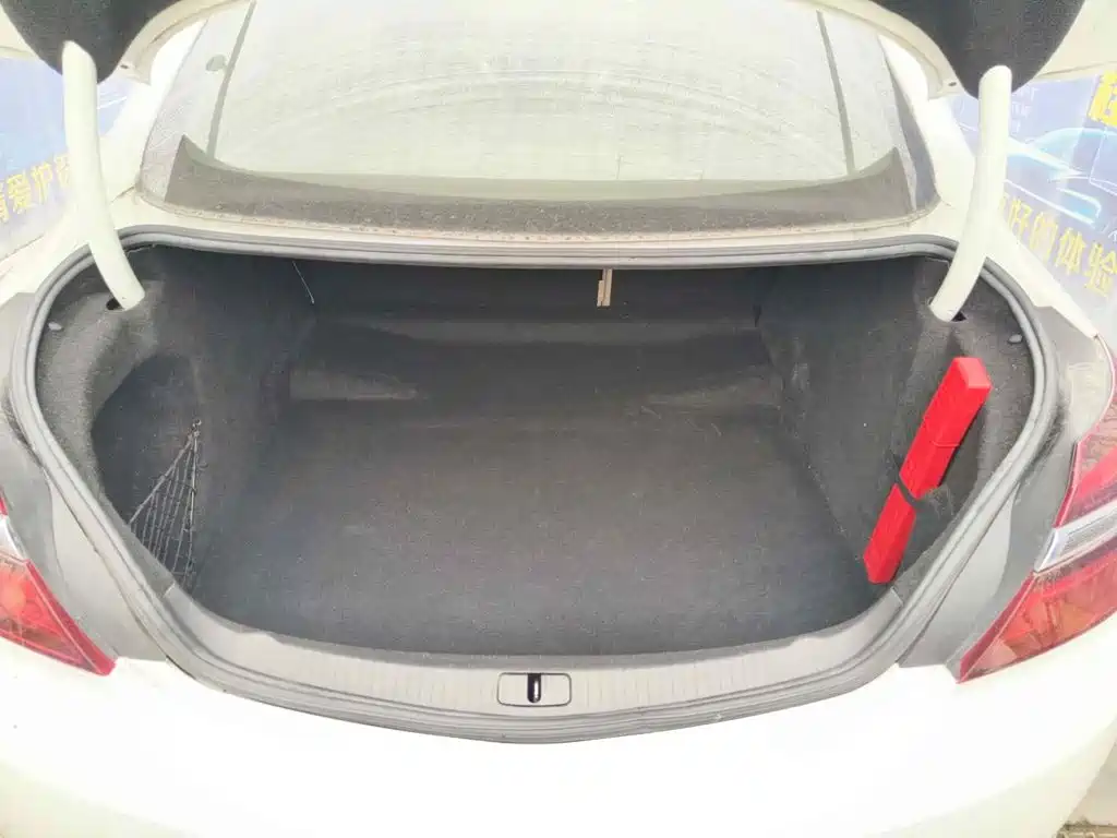 Photo 5 - Buick Regal