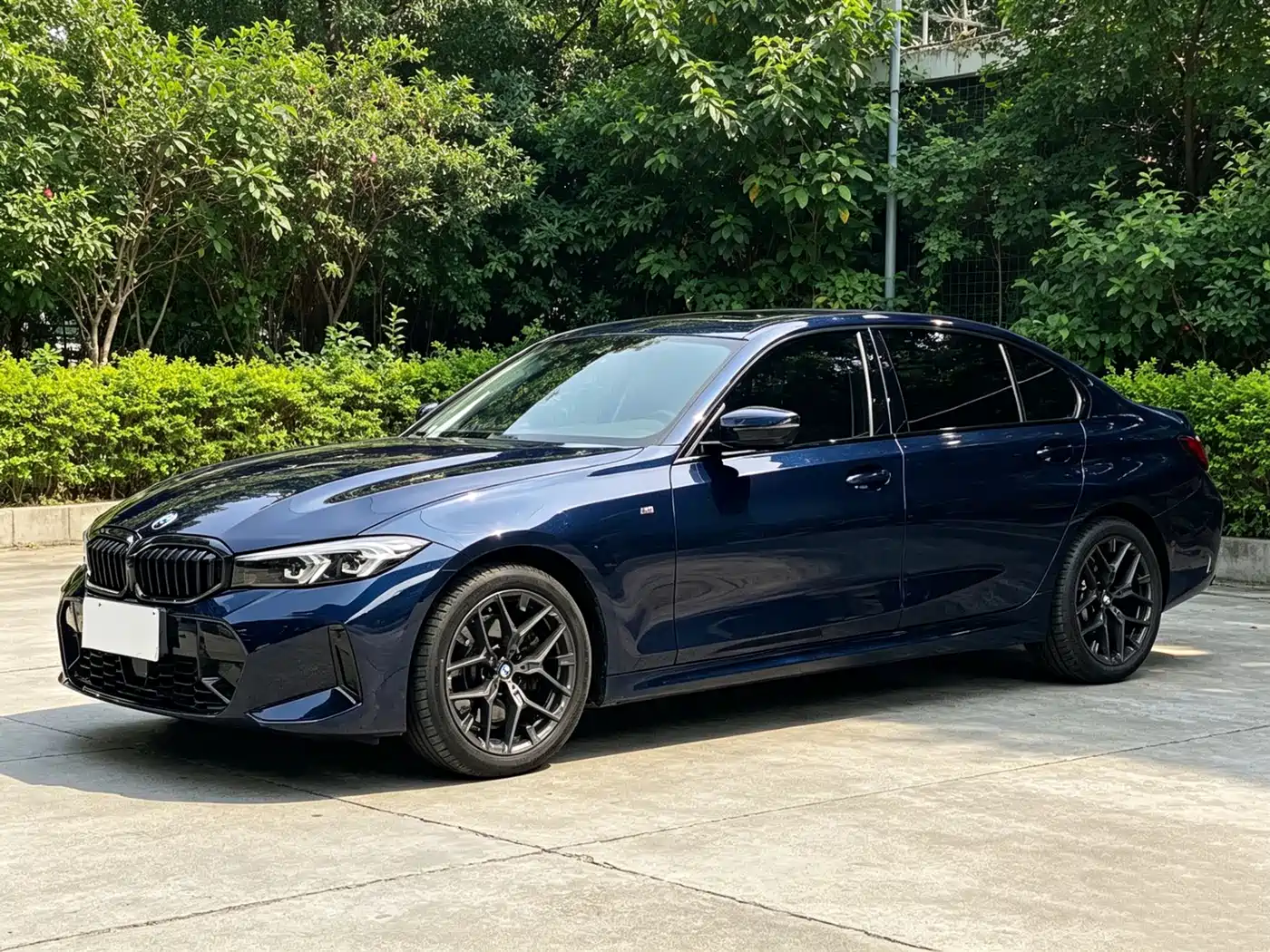 BMW 3 Series 2025 330Li M Sport Night Edition
