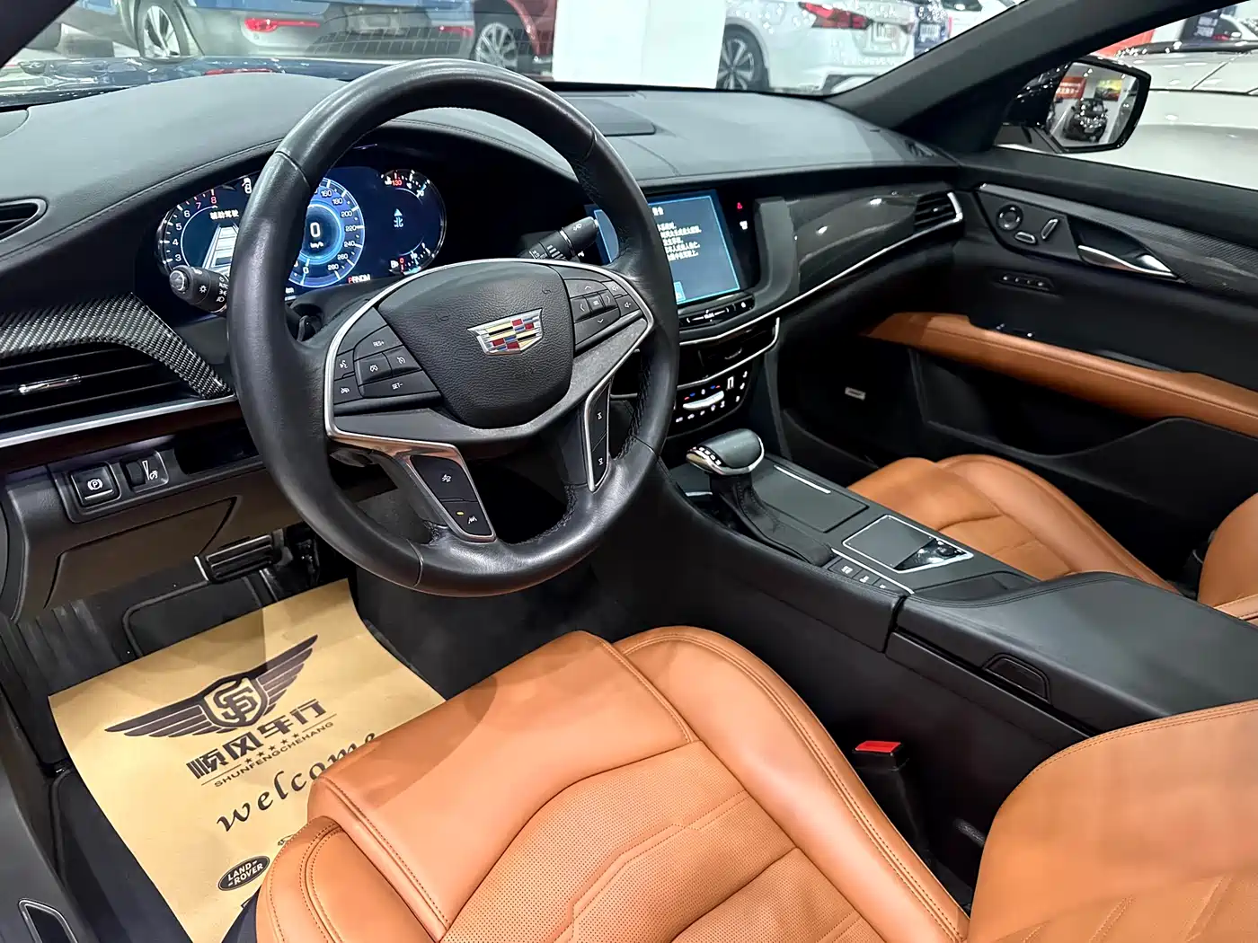 Cadillac CT6 2016 28T Leading фото 6