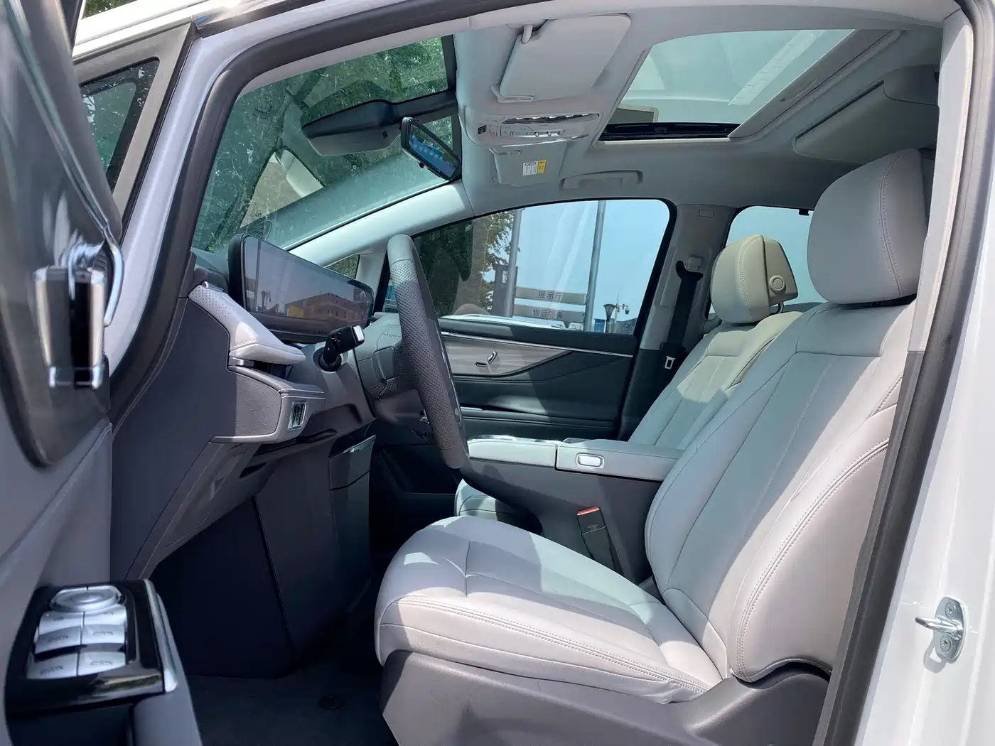 Фото 7 - Buick GL8