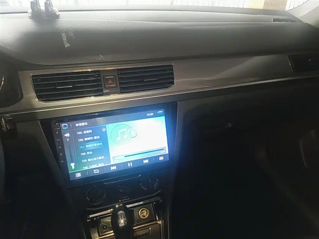 Volkswagen Bora 2018 1.5L Automatic Fashion фото 13
