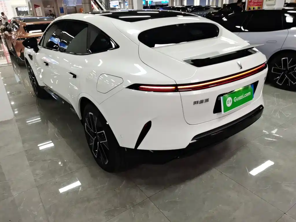 2025 Avatr 11