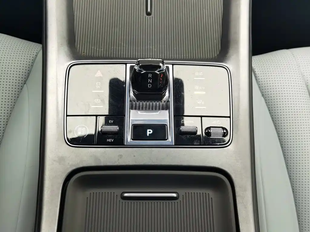 BYD Seal 2024 2024 Glory Edition DM-i 1.5L 121km Elite