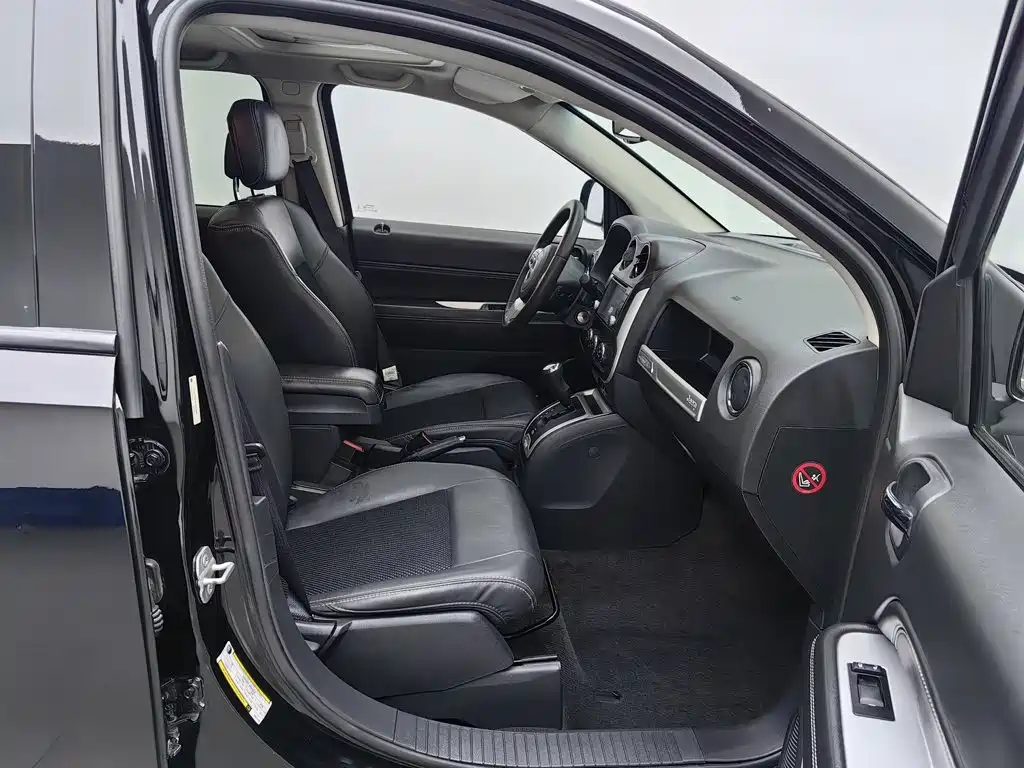 Jeep Compass (Import) 2014 2014 Facelift 2.4L 4WD Comfort Edition