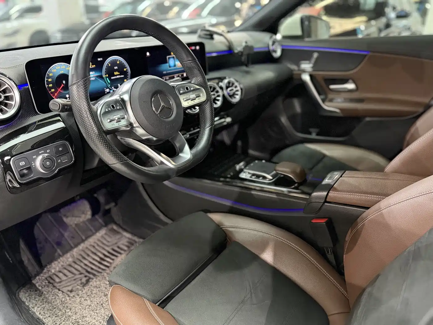 Mercedes-Benz A-Class 2020 A 200 L Sport Sedan фото 5