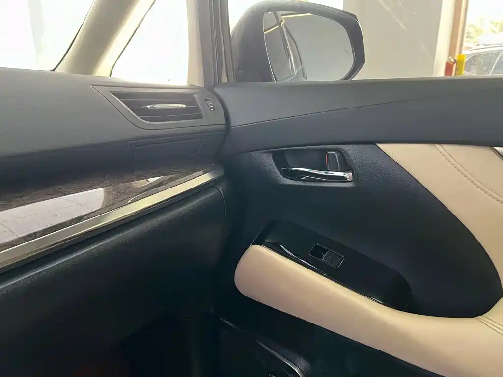 Toyota Vellfire 2021 2020 Twin Engine 2.5L HV Luxury Edition
