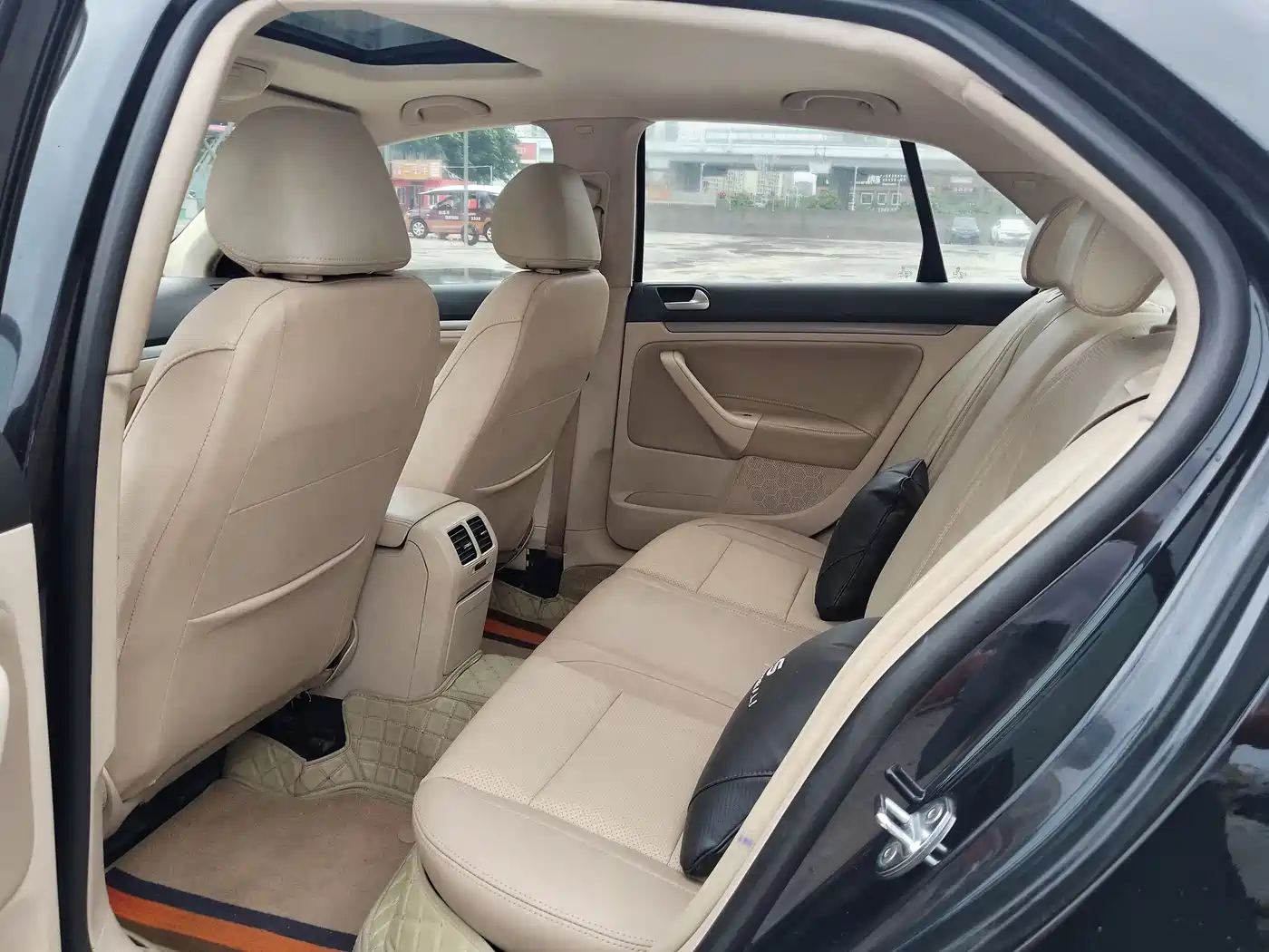 Volkswagen Sagitar 2011 2011 1.6L Auto Comfort