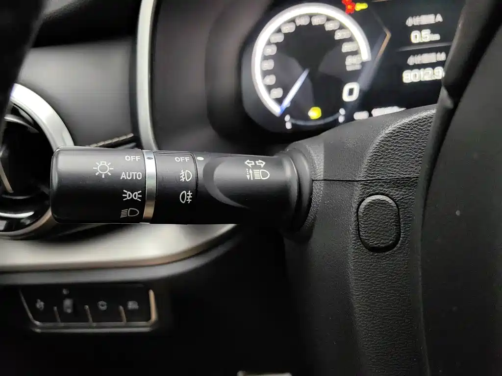Фото 21 - WEY VV6
