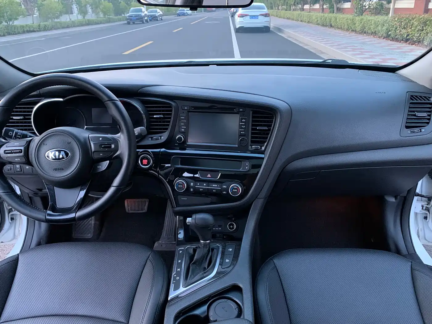 Kia K5 2014 2.0L Automatic LUXURY фото 6