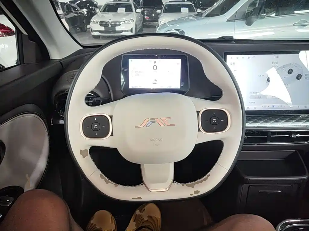 JAC Yiwei Yiwei 3 2026 2025 Model 330km Trend Joy Edition