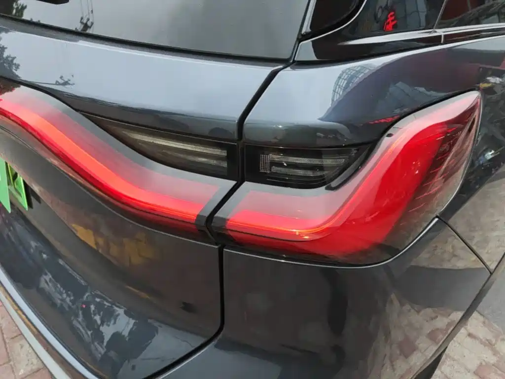 NIO ES8 2021 2020 415KM 6-Seater