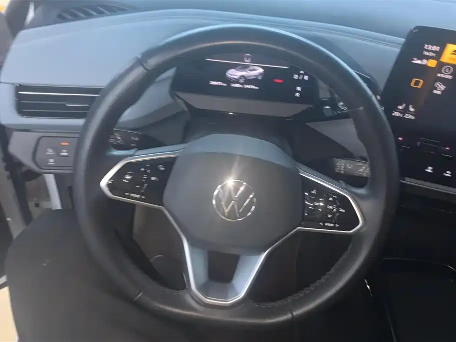 VOLKSWAGEN ID.4 X
