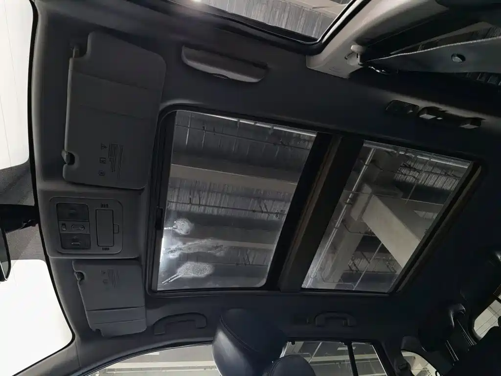 Renault Koleos (Import) 2012 2012 2.5L 4WD Comfort Navigation Edition