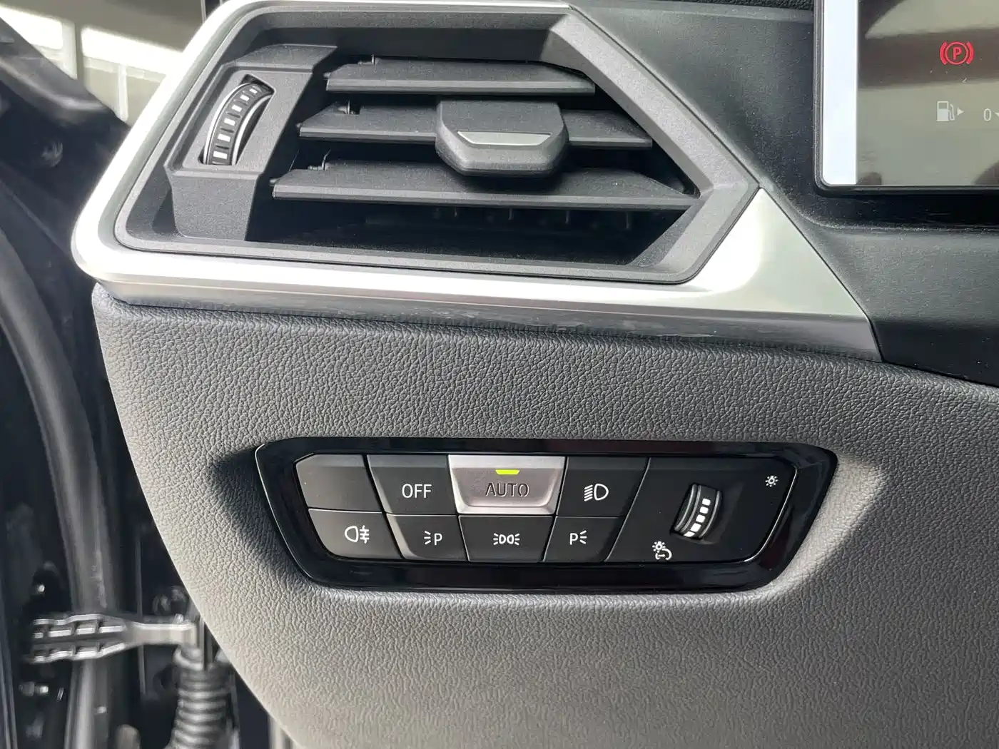 BMW 3 Series 2023 320Li M Sport Package фото 15