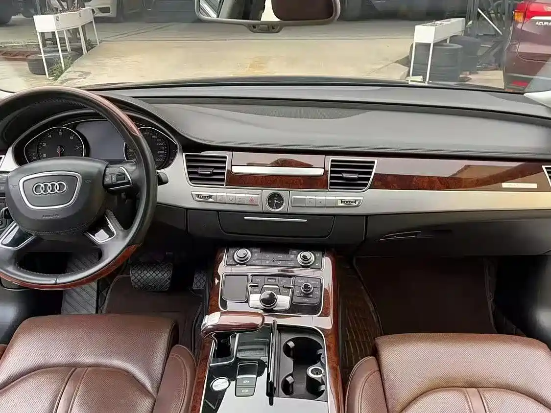 Audi A8 2013 A8L 6.3 FSI W12 quattro Exclusive фото 8
