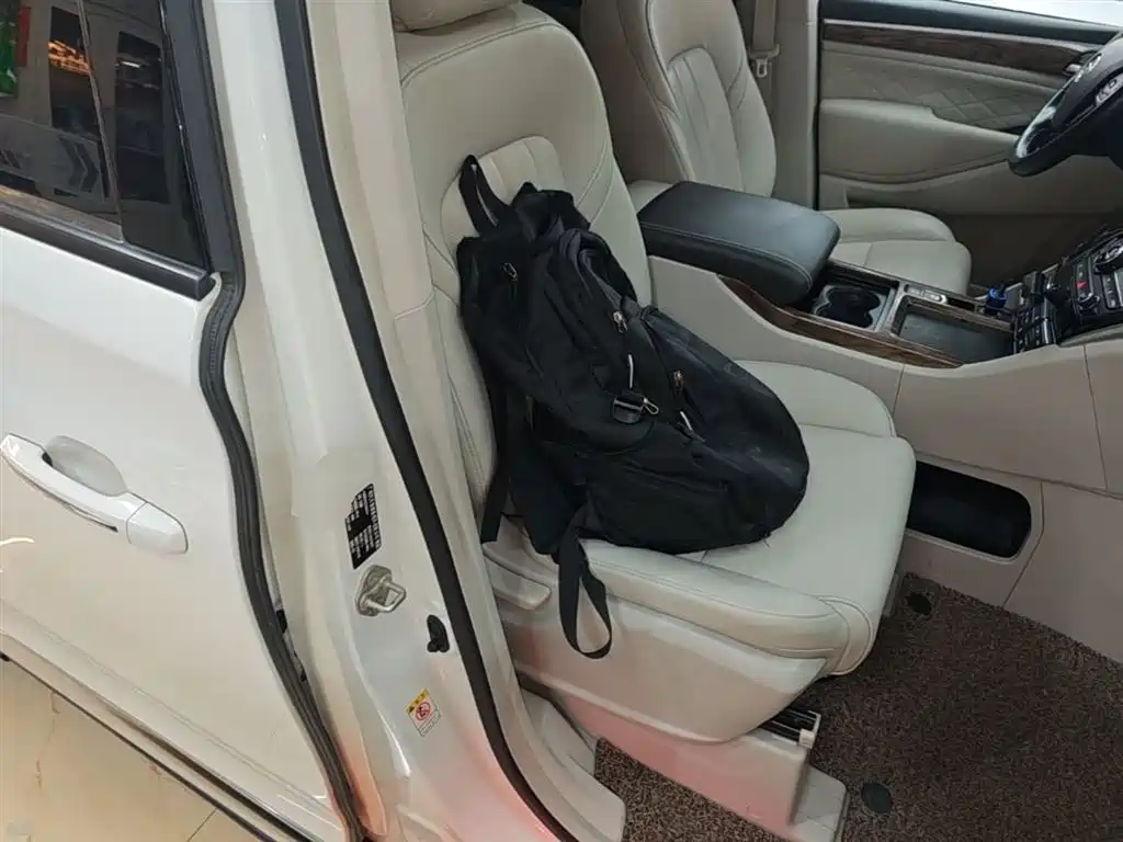 GAC Trumpchi Trumpchi M8 2018 320T Exclusive Edition фото 25