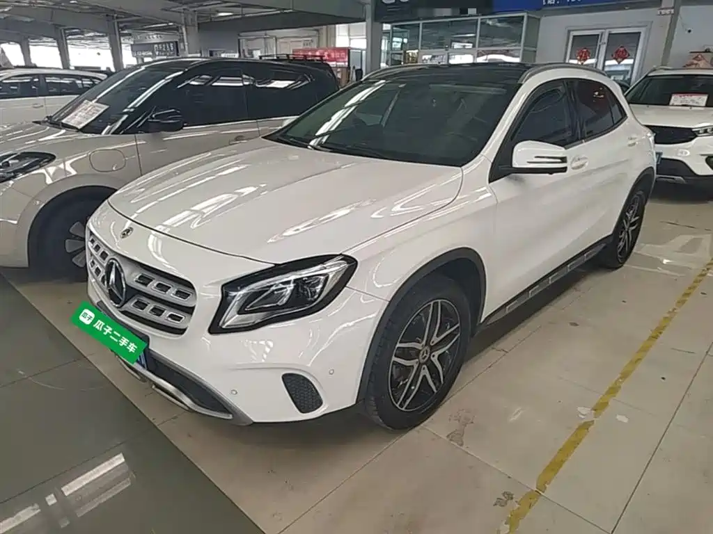 Mercedes-Benz GLA 2017 GLA 200 Fashion