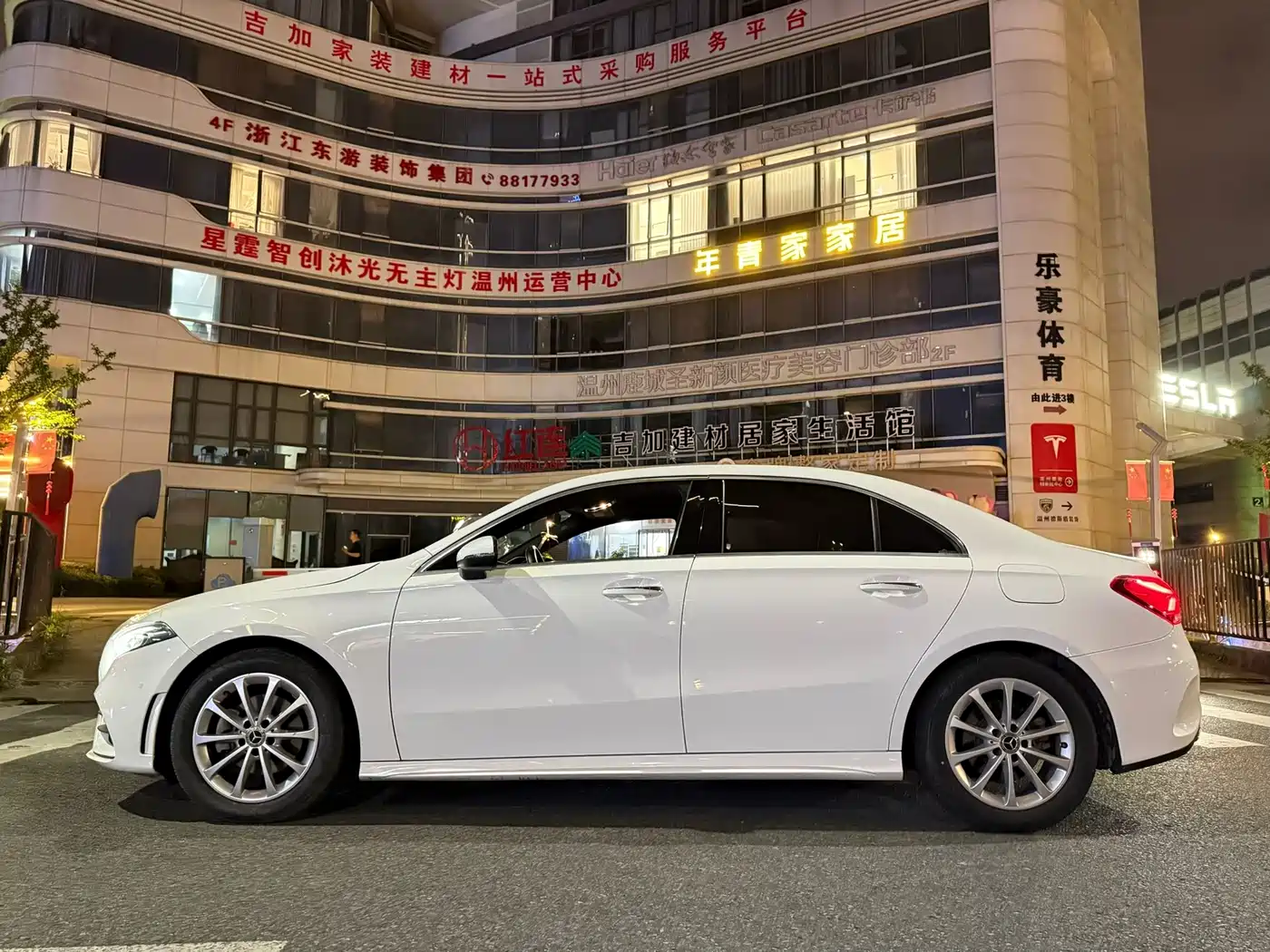 Mercedes-Benz A-Class 2020 A 200 L Sport Sedan фото 3